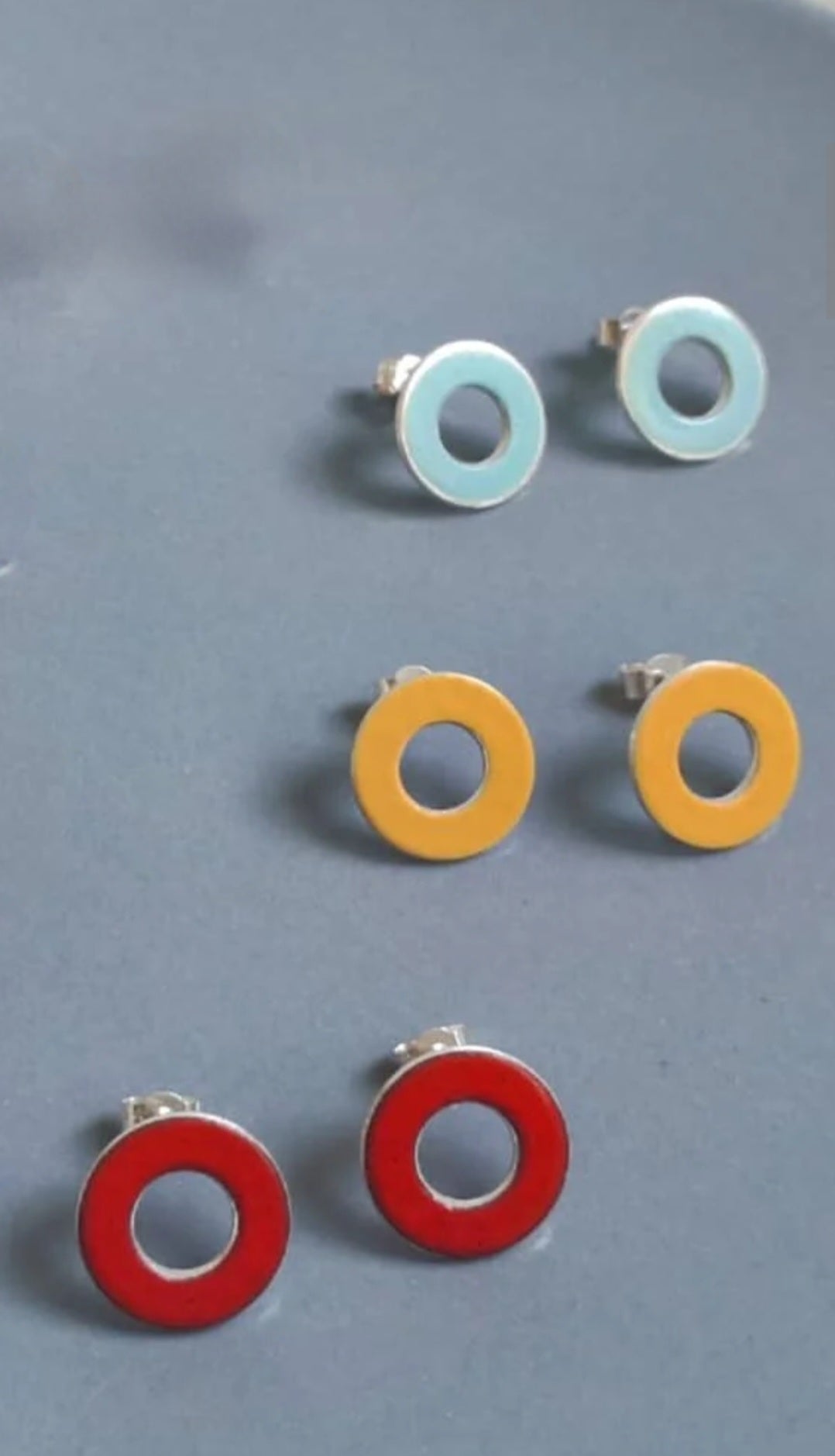 Circle Window Studs - Enamel RED