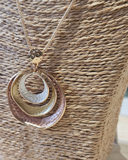 Earthy Aura Enamel Pendant Neckalce