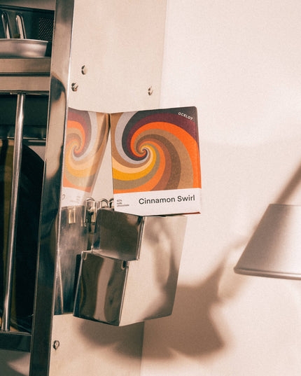 Cinnamon Swirl - 42% Milk Chocolate & Cinnamon Bun Bar **70g