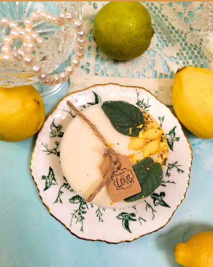Handcrafted candle with Lemongrass