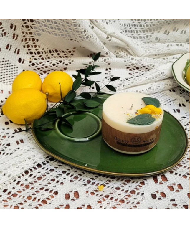 Handcrafted candle with Lemongrass