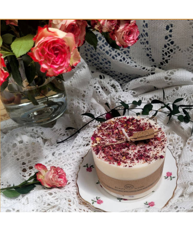 Scented Soy Wax Candle With Rose Petals / Rose & Champagne
