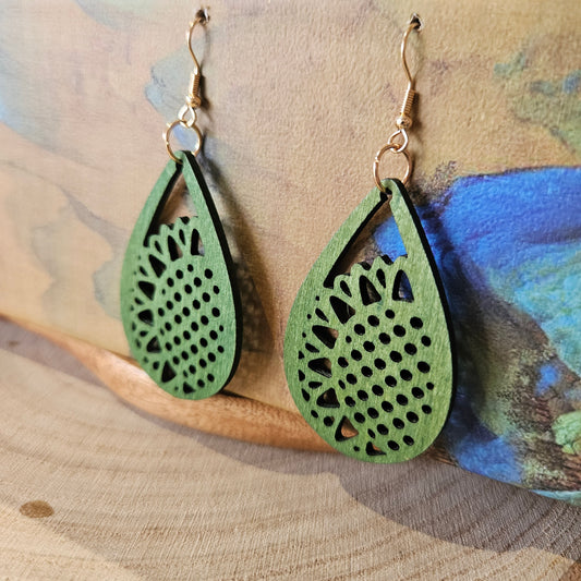 Wooden Flower Inpo Earrings Green