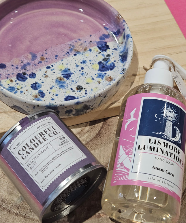 The Thoughtful Gift / Pink