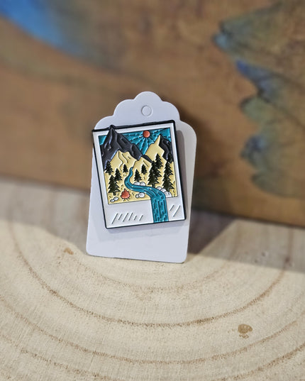 Love Nature * Enamel Metal Pin