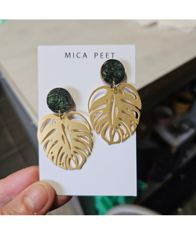 Monstera Leaf Drop Earrings - Gold